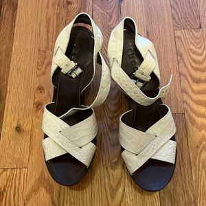 Theory wedge white leather croc embossed open toe sandal wmn size 39.5 (size 9)